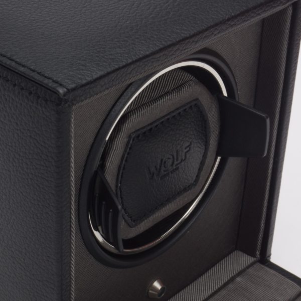 Wolf Cub Watch Winder with Cover in black