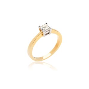 18ct yellow gold princess cut diamond solitaire ring