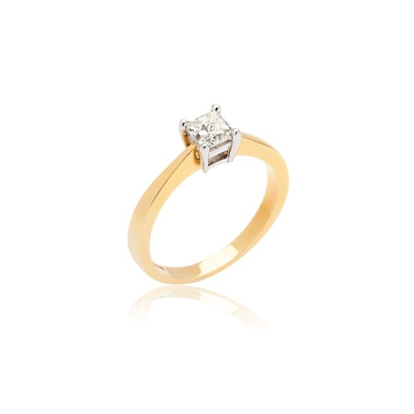 18ct yellow gold princess cut diamond solitaire ring
