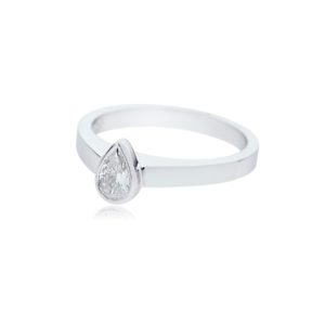 18ct White gold pear cut diamond solitaire ring