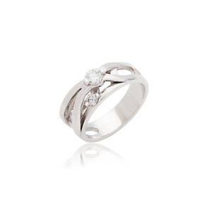 Platinum dress ring set with 3 brilliant cut diamonds