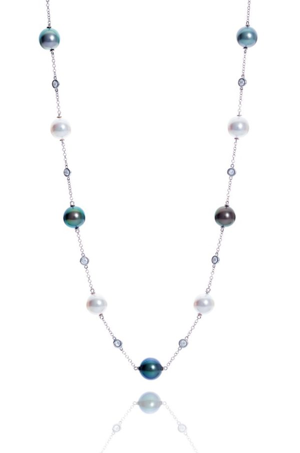 18ct White Gold Akoya and Tahiti Pearl chain and diamond necklet.