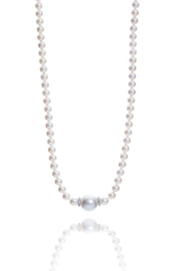 18ct white gold Chanel style pearl and diamond necklet