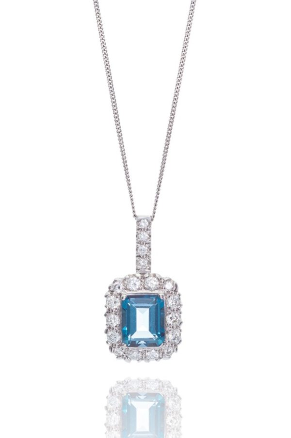 18ct White gold pendant emerald cut blue topaz