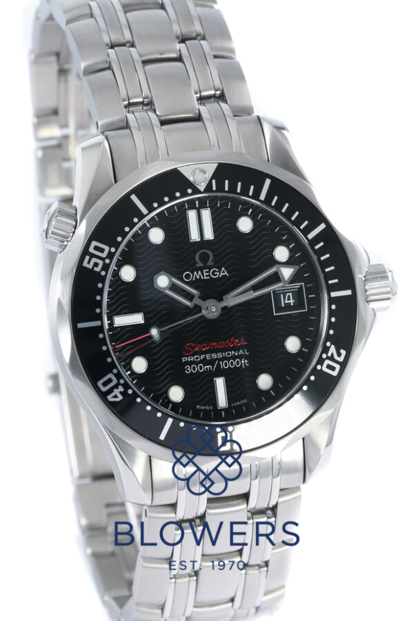 Omega Seamaster Professional Diver 300m mid-size 212.30.36.61.01.001