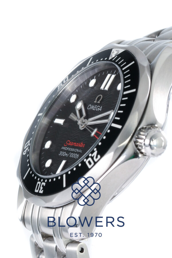 Omega Seamaster Professional Diver 300m mid-size 212.30.36.61.01.001