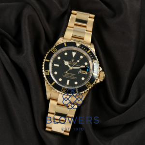 Rolex Oyster Perpetual Submariner Date 16618LN