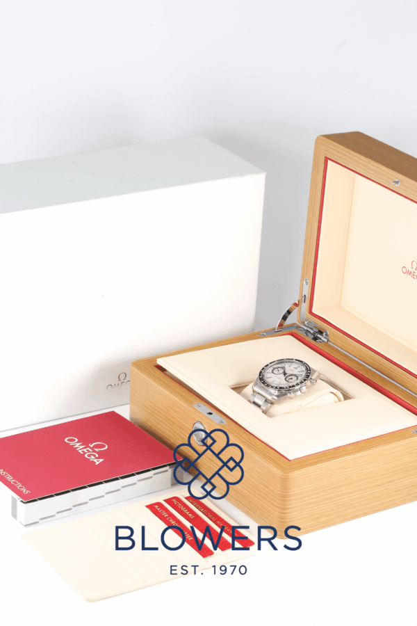 Omega Speedmaster Racing 329.30.44.51.04.001