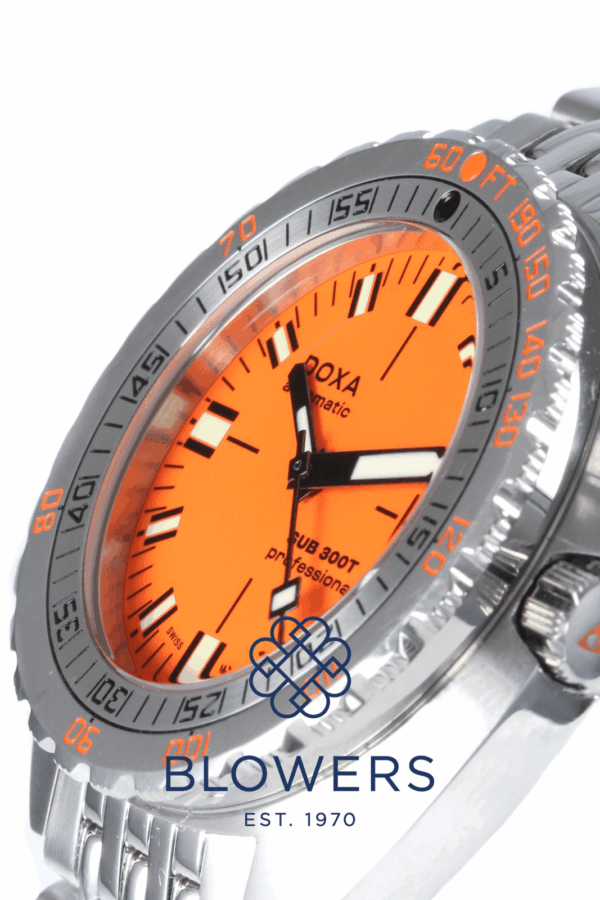DOXA Sub 300T Professional 8864 0537