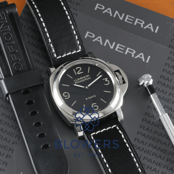 Panerai Luminor Base 8 Days PAM00560