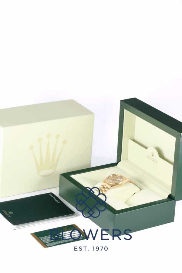 Rolex Oyster Perpetual Day-Date 118238