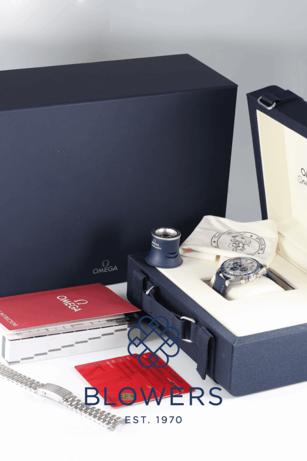 Omega Speedmaster Silver Snoopy Award 50th Anniversary Chronograph 310.32.42.50.02.001