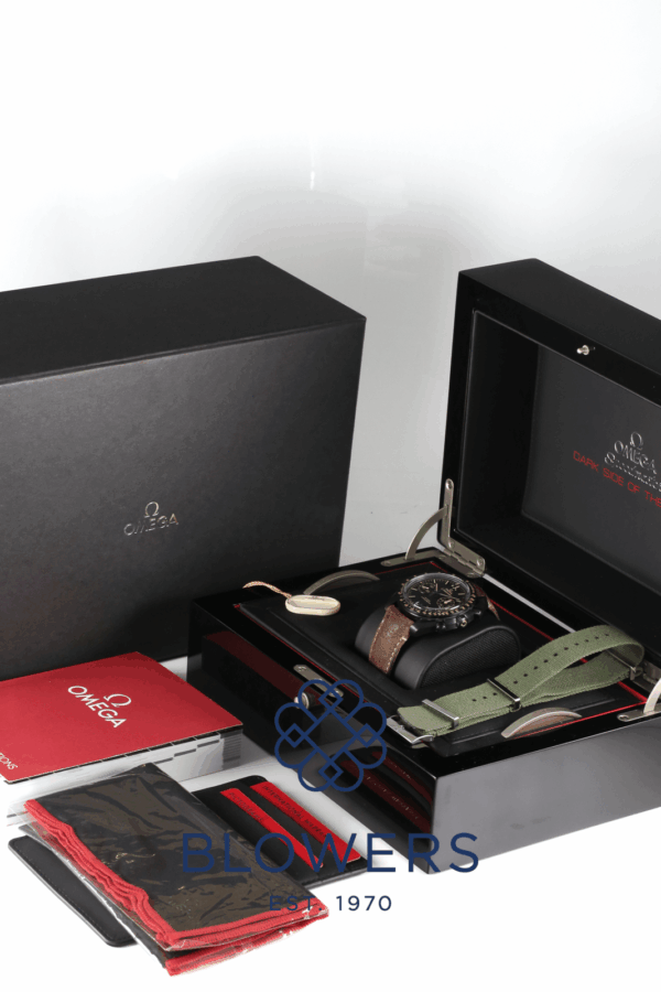 Omega Speedmaster 'The Dark Side Of The Moon' 311.92.44.51.01.006